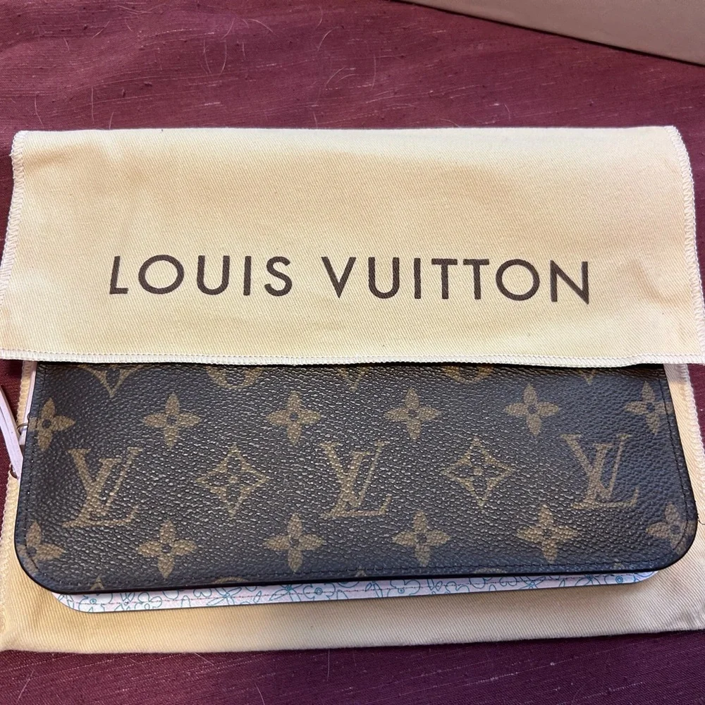 Louis Vuitton Monogram Wallet - Picture 5 of 5